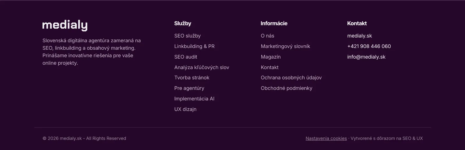 Pätička webu medialy.sk so stĺpcami Služby, Informácie a Kontakt